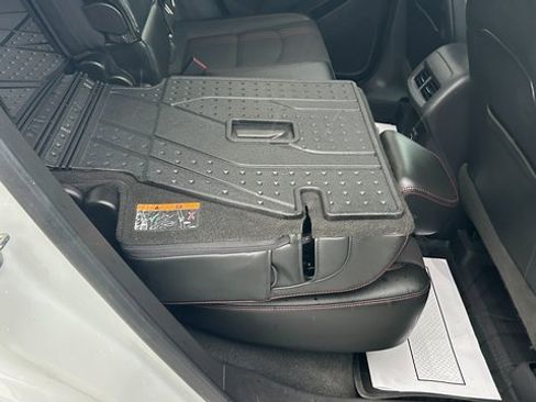 Certified 2022 Chevrolet Equinox RS w/ LPO, Floor Liner Package image 53