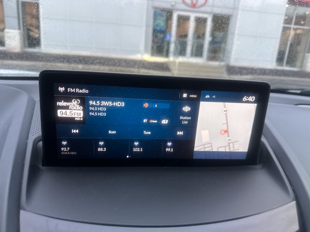 Used 2021 Acura RDX w/ Technology Package AWD/4WD image 3