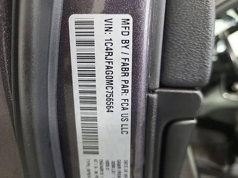 Used 2021 Jeep Grand Cherokee Laredo w/ Protech Group image 19