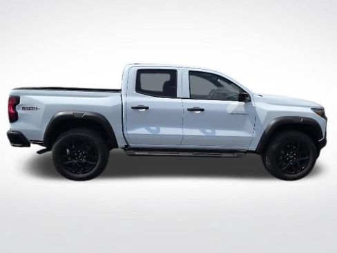 Used 2024 Chevrolet Colorado Trail Boss w/ Advanced Trailering Package AWD/4WD image 12