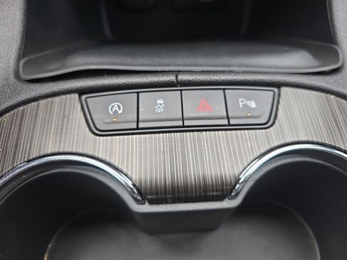 Used 2023 GMC Acadia SLT w/ Preferred Package FWD image 26