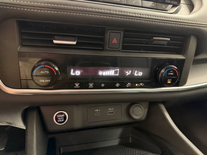 Used 2023 Nissan Rogue SV FWD image 17