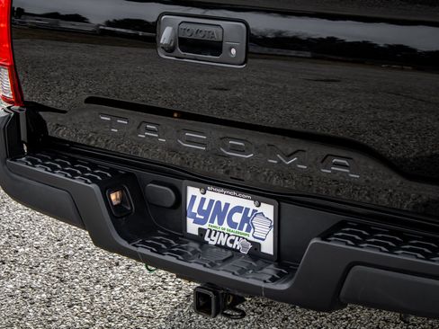 Used 2023 Toyota Tacoma SR5 image 9