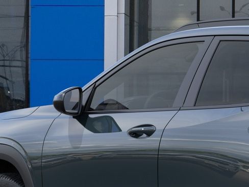 New 2026 Chevrolet Trax LT w/ LT Convenience Package FWD image 12