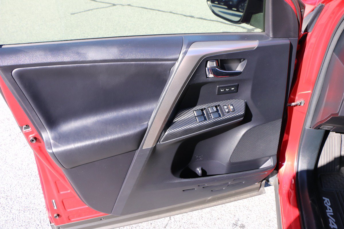 Used 2013 Toyota RAV4 Limited AWD/4WD image 16