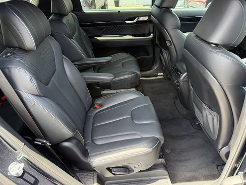 Used 2025 Hyundai Palisade Calligraphy FWD image 18