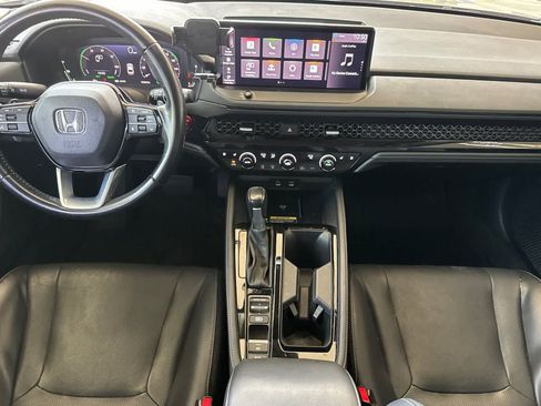 Used 2023 Honda Accord Touring image 3