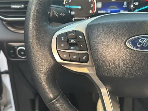 Used 2024 Ford Explorer Limited image 16