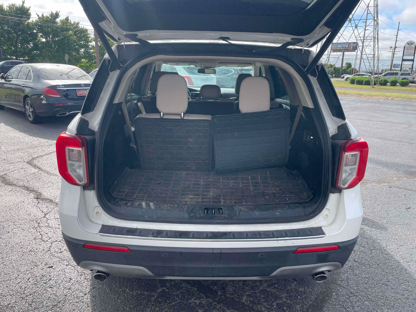 Used 2020 Ford Explorer Limited AWD/4WD image 7