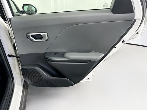 Used 2025 Kia K4 FWD image 28