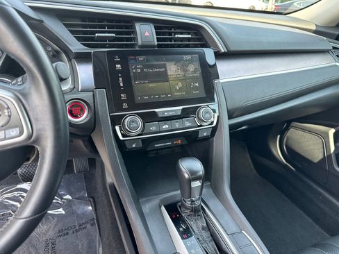 Used 2017 Honda Civic Touring image 28