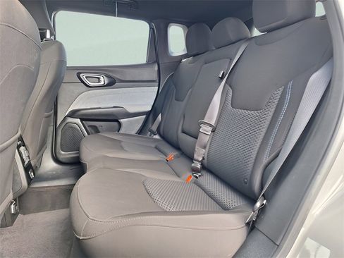 Used 2023 Jeep Compass Sport image 23