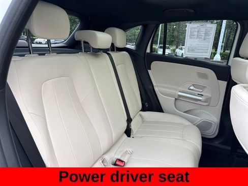 Used 2025 Mercedes-Benz GLA 250 4MATIC image 25