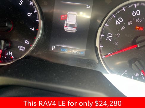 Used 2021 Toyota RAV4 LE FWD image 9