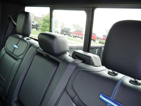 New 2026 Ford F250 Platinum AWD/4WD image 17
