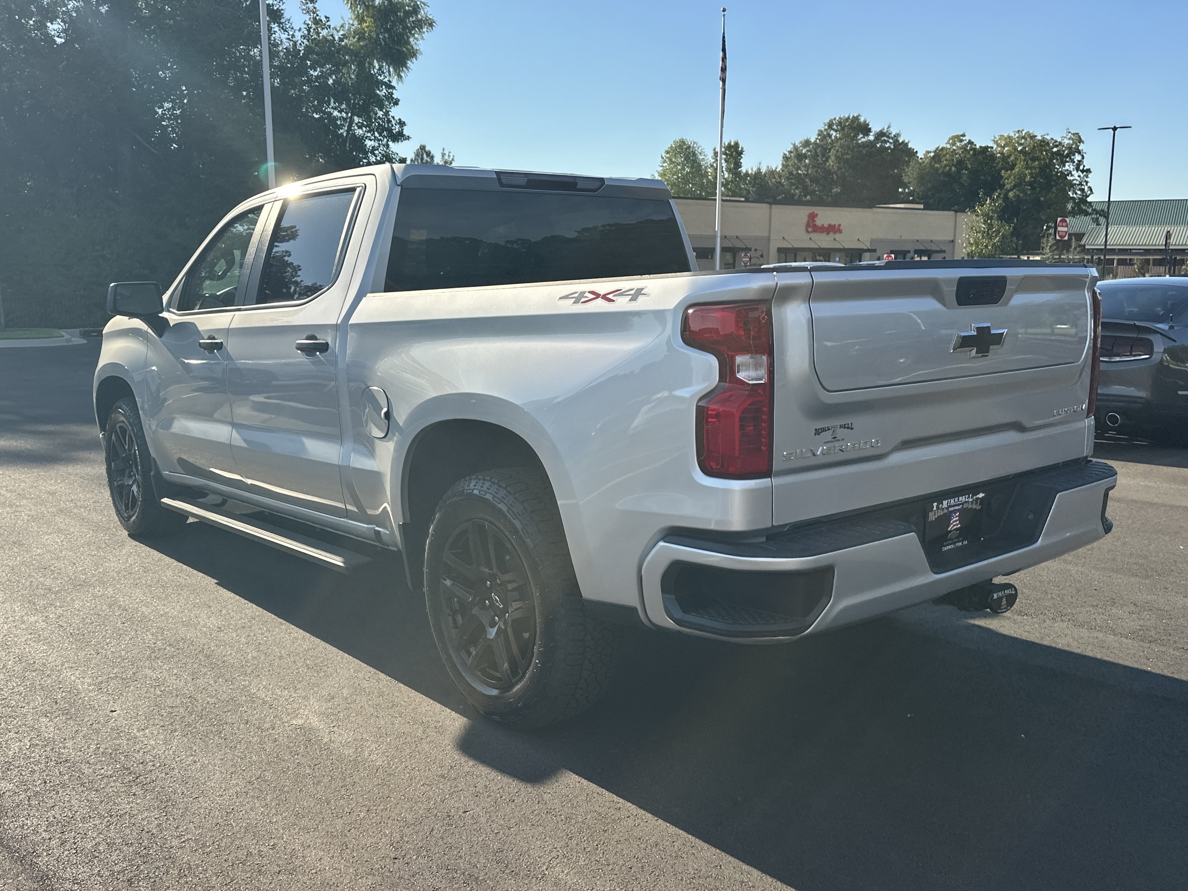 Used 2022 Chevrolet Silverado 1500 Custom w/ LPO, Dark Essentials Package AWD/4WD image 6