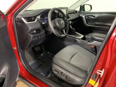 Used 2022 Toyota RAV4 XLE w/ XLE Grade Weather Package AWD/4WD image 30