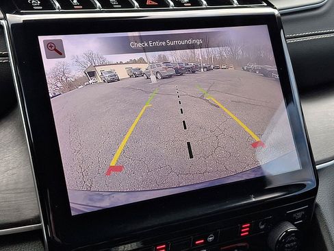Used 2023 Jeep Grand Cherokee Limited AWD/4WD image 19