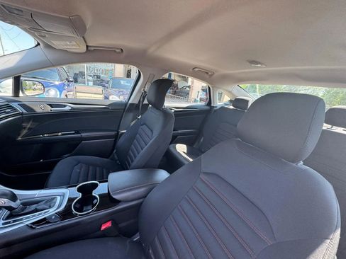 Used 2014 Ford Fusion SE w/ Equipment Group 201A FWD image 17