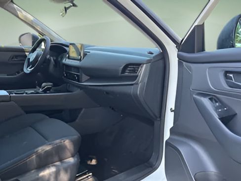 Used 2024 Nissan Rogue S AWD/4WD image 36
