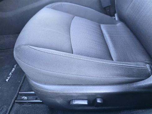 Used 2023 Nissan Altima 2.5 SV image 18