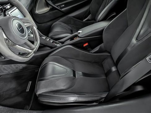 Used 2018 McLaren 720S Performance RWD image 22