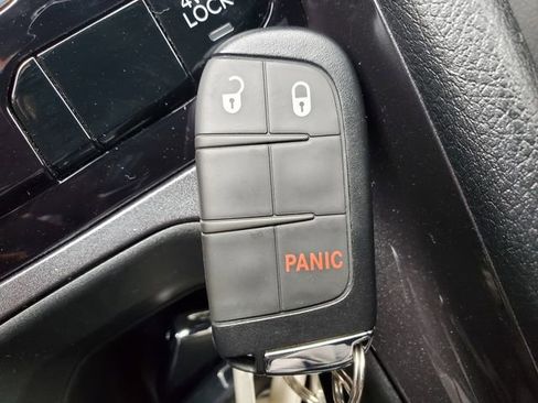 Certified 2024 Jeep Compass Latitude image 27