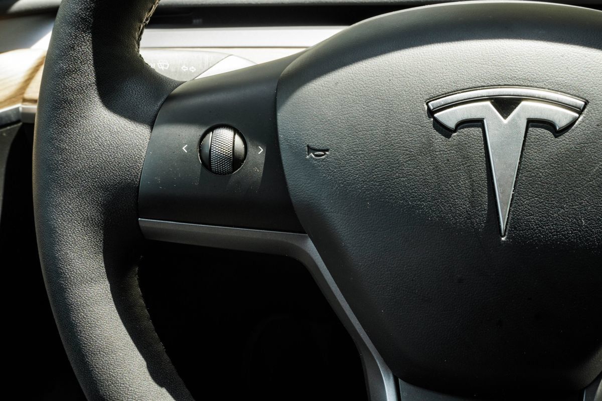 Used 2024 Tesla Model Y Long Range AWD/4WD image 28