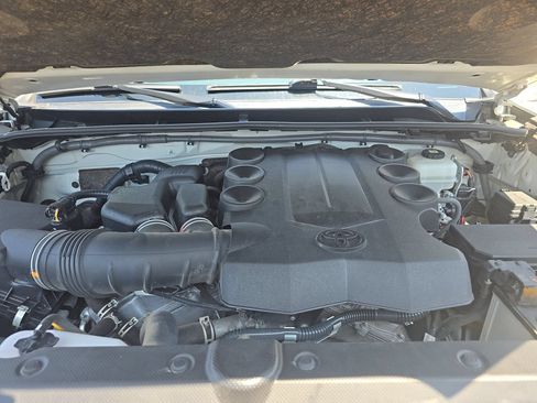 Used 2022 Toyota 4Runner Limited AWD/4WD image 8