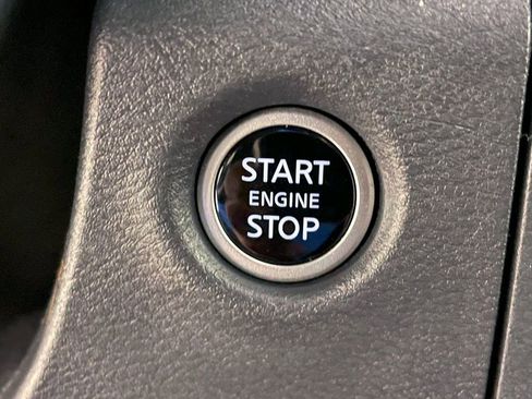 Used 2025 Nissan Frontier PRO-4X image 32