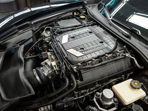 Used 2015 Chevrolet Corvette Z06 w/ 2LZ Preferred Equipment Group image 12