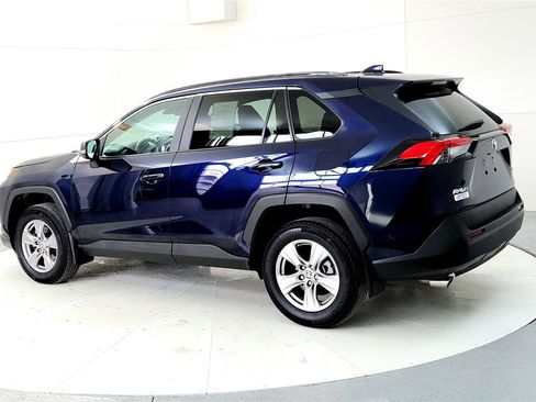 Used 2023 Toyota RAV4 XLE image 4