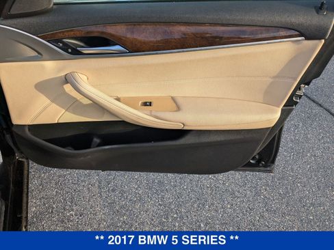 Used 2017 BMW 530i xDrive image 35