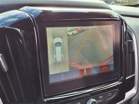 Used 2018 Chevrolet Traverse LT image 18