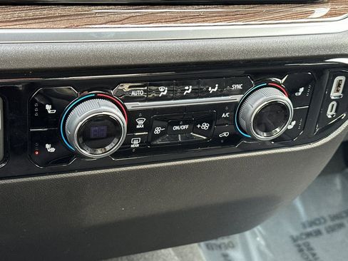 Used 2025 Chevrolet Silverado 2500 LT w/ Convenience Package image 23