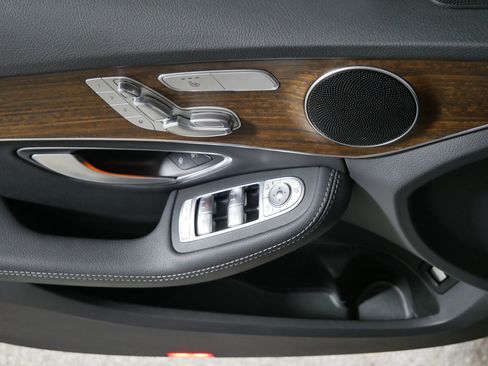 Used 2019 Mercedes-Benz C 300 4MATIC Sedan image 19