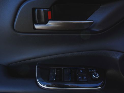 Used 2024 Toyota Crown XLE image 10