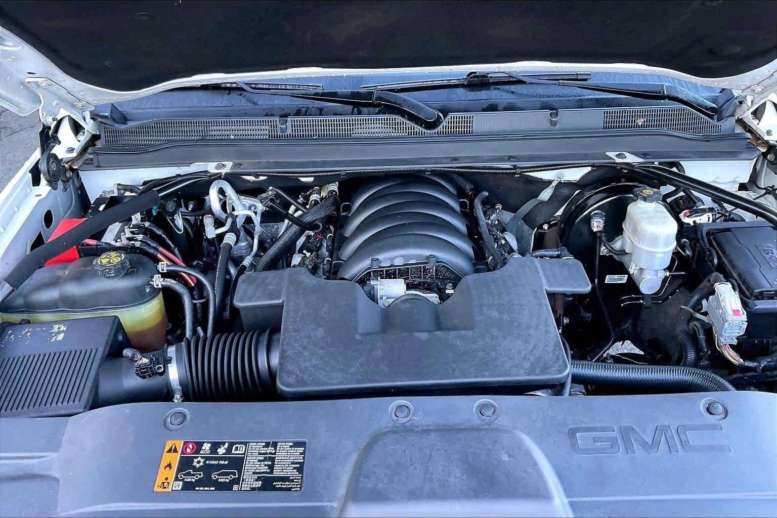 Used 2020 GMC Yukon XL SLE w/ Convenience Package RWD image 9