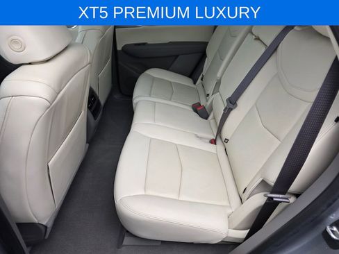 Used 2023 Cadillac XT5 Premium Luxury image 13