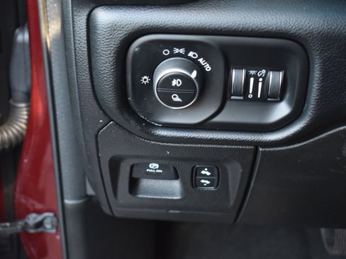 Used 2020 RAM 1500 Laramie image 16