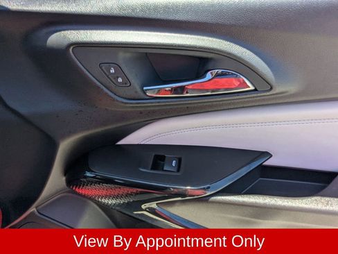 Used 2025 Chevrolet Trax LT w/ LT Convenience Package FWD image 33