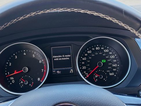 Used 2021 Volkswagen Tiguan SE image 11