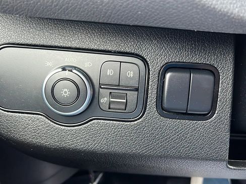 Used 2020 Freightliner Sprinter 2500 image 25