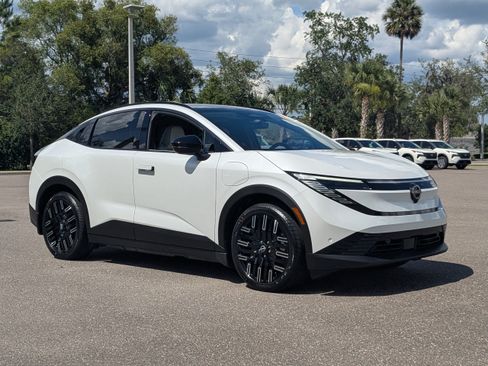 New 2026 Nissan Leaf Platinum+ w/ Cargo Package (Platinum+) FWD image 2