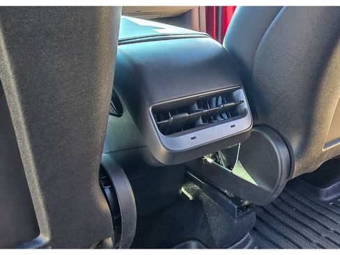 Used 2024 Tesla Model Y Long Range AWD/4WD image 28