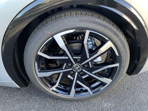 New 2026 Toyota Prius Plug-In Hybrid FWD image 34