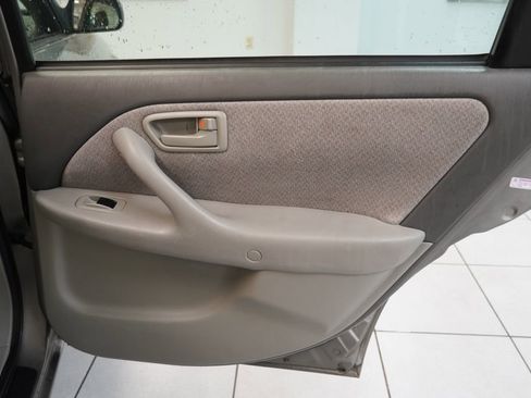 Used 2000 Toyota Camry LE FWD image 25