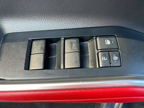 Used 2021 Toyota Highlander XSE FWD image 13