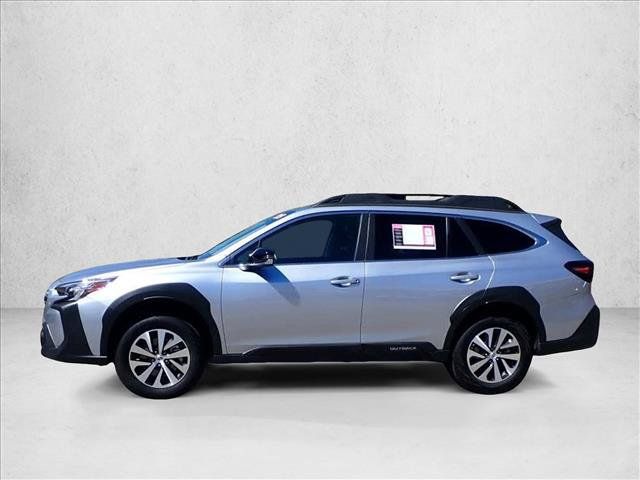 Used 2025 Subaru Outback Premium AWD/4WD image 2