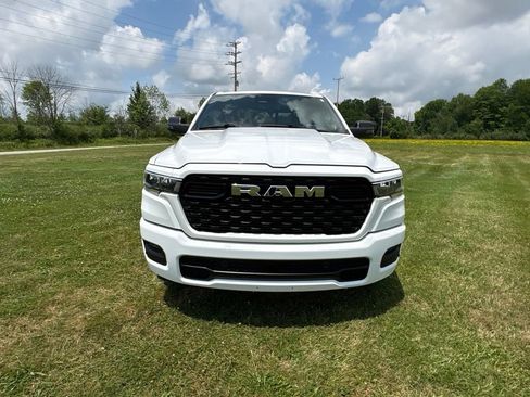 Used 2025 RAM 1500 Big Horn AWD/4WD image 4